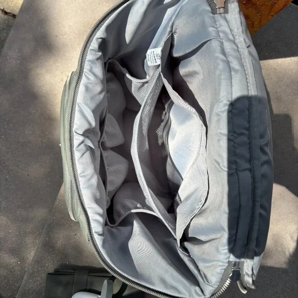 lululemon New Parent Backpack 17L - Picture 3 of 7